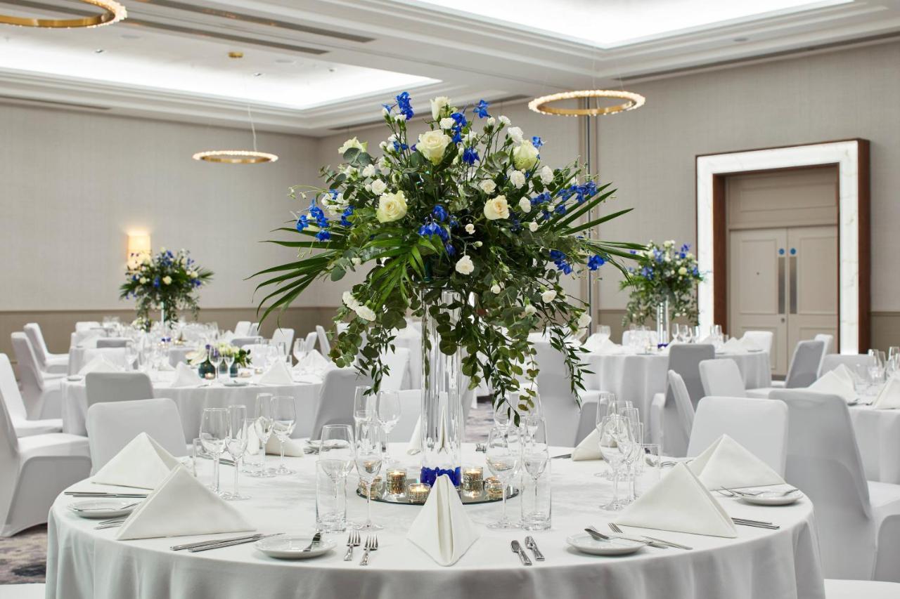London Marriott Hotel Canary Wharf Екстериор снимка The ballroom at The Dorchester