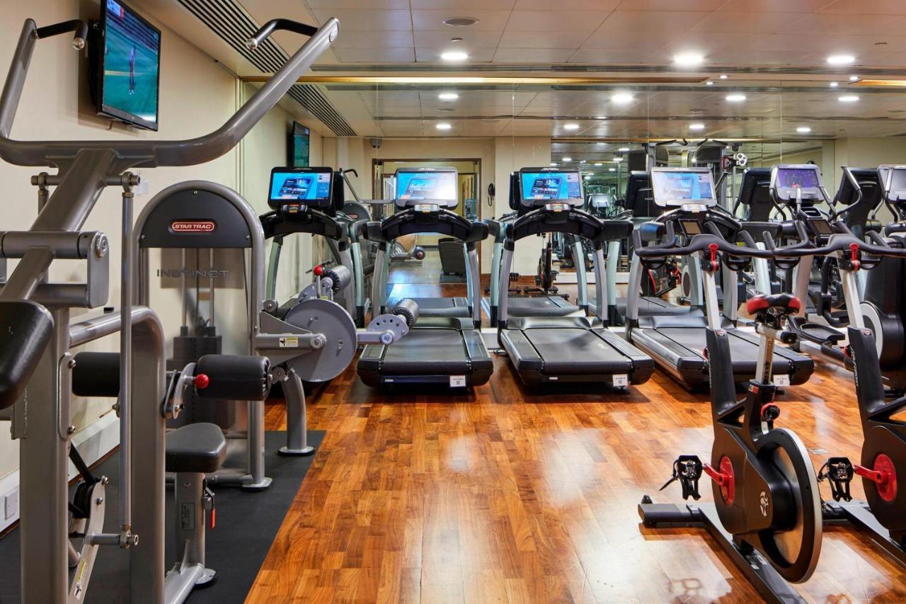 London Marriott Hotel Canary Wharf Екстериор снимка The gym at the hotel