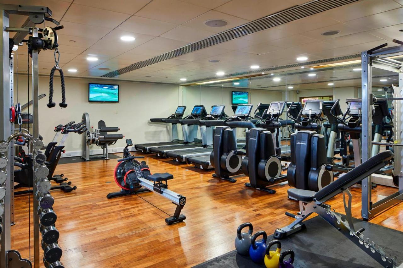 London Marriott Hotel Canary Wharf Екстериор снимка The gym at the hotel