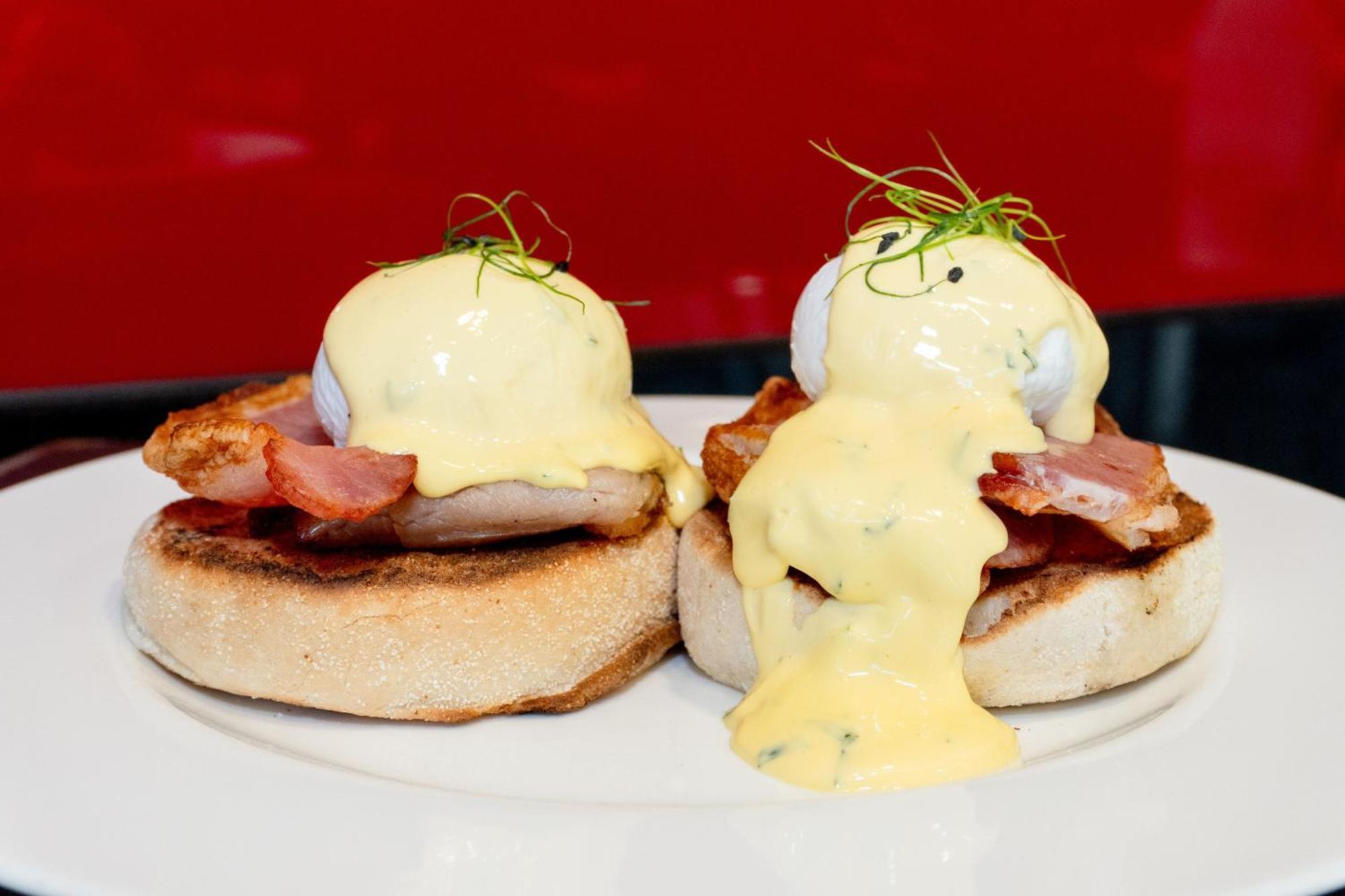 London Marriott Hotel Canary Wharf Екстериор снимка Eggs Benedict
