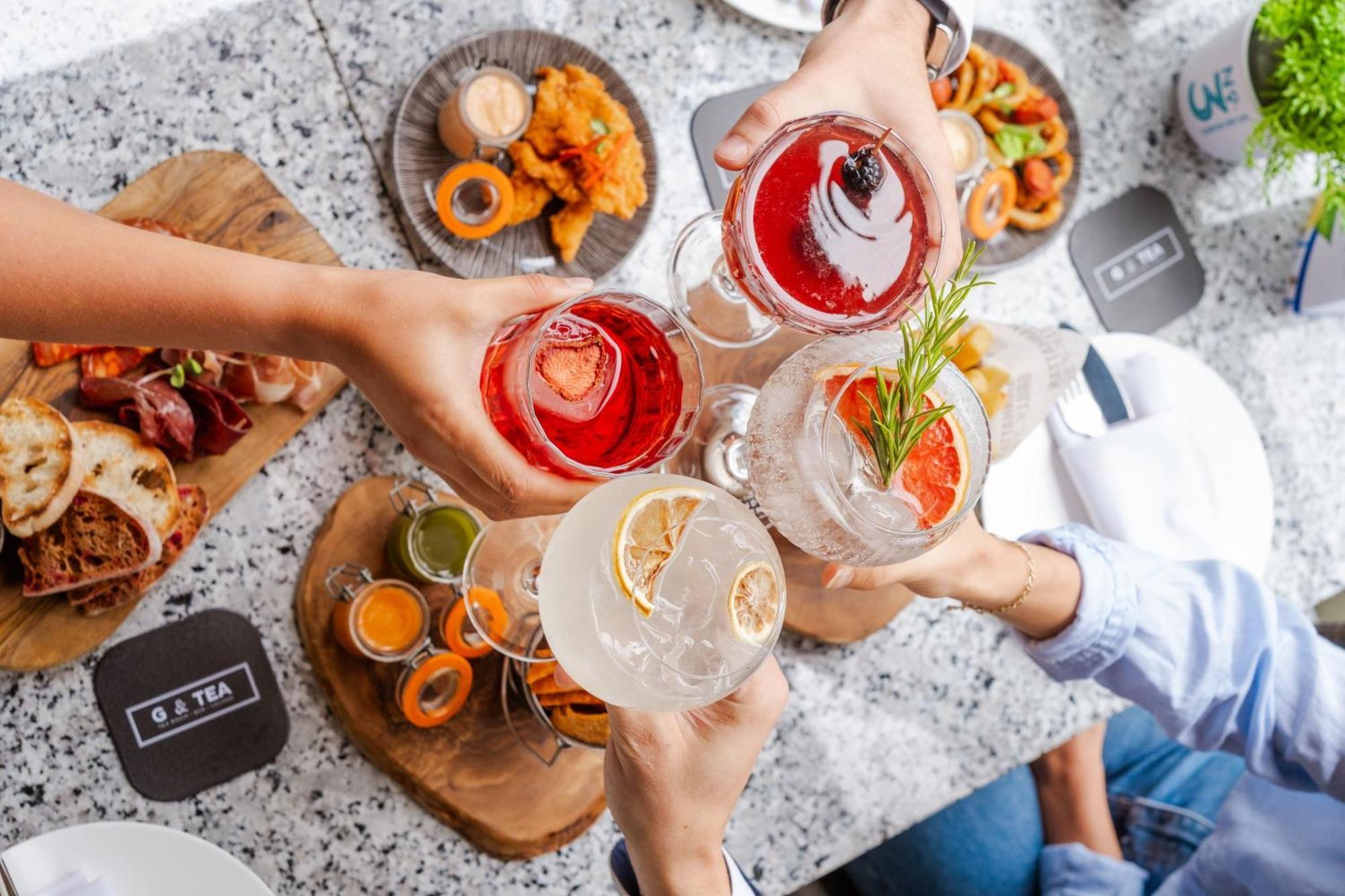 London Marriott Hotel Canary Wharf Екстериор снимка Gin and tonic